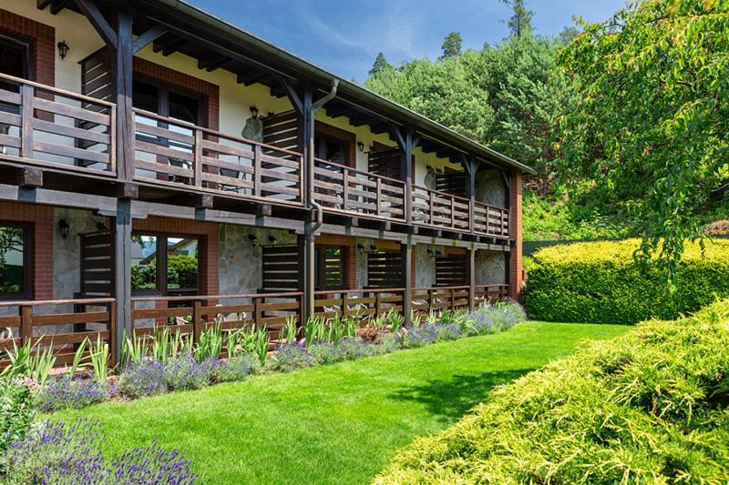 Hotel El Greco Roznov pod Radhostem Exterior photo