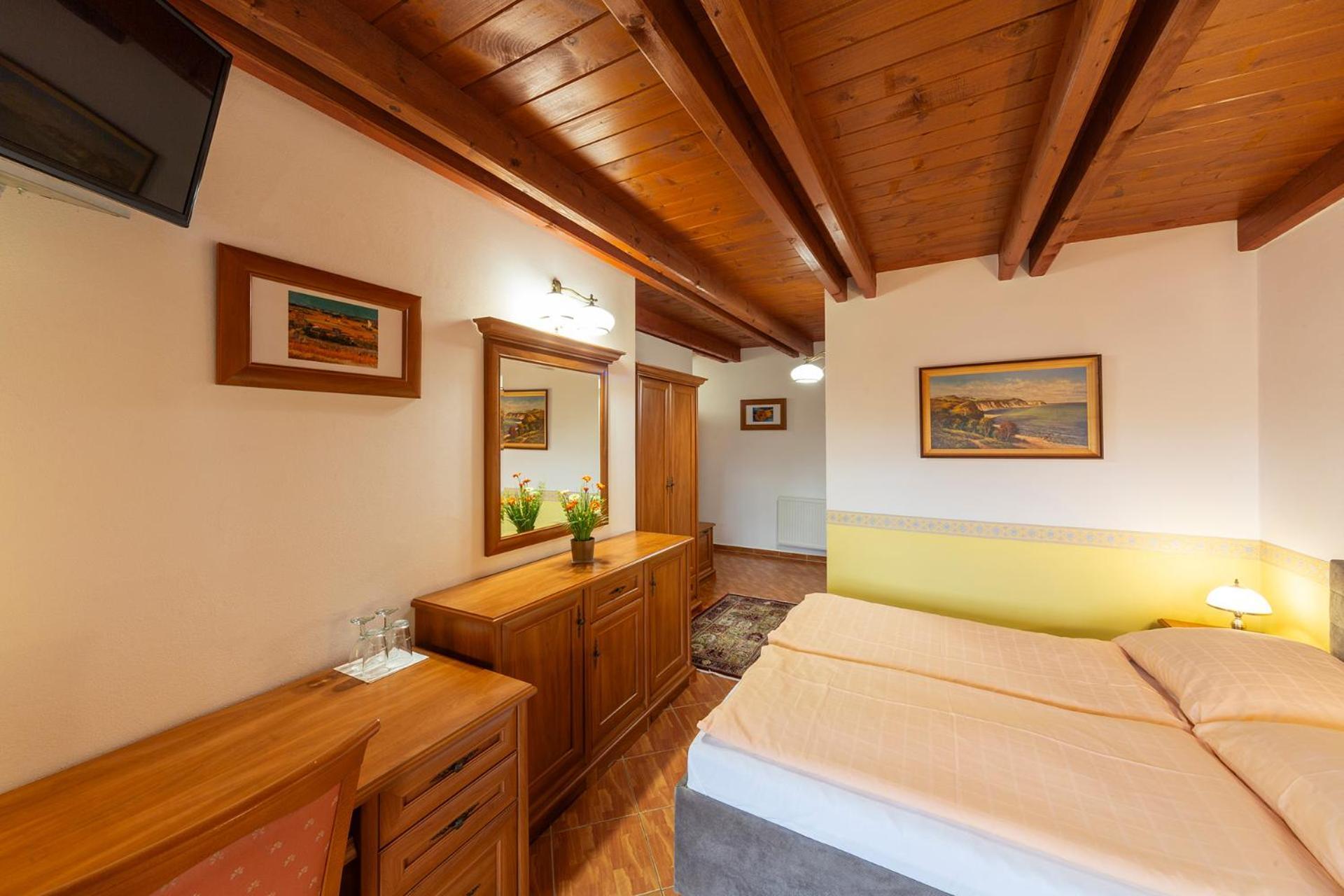 Hotel El Greco Roznov pod Radhostem Exterior photo